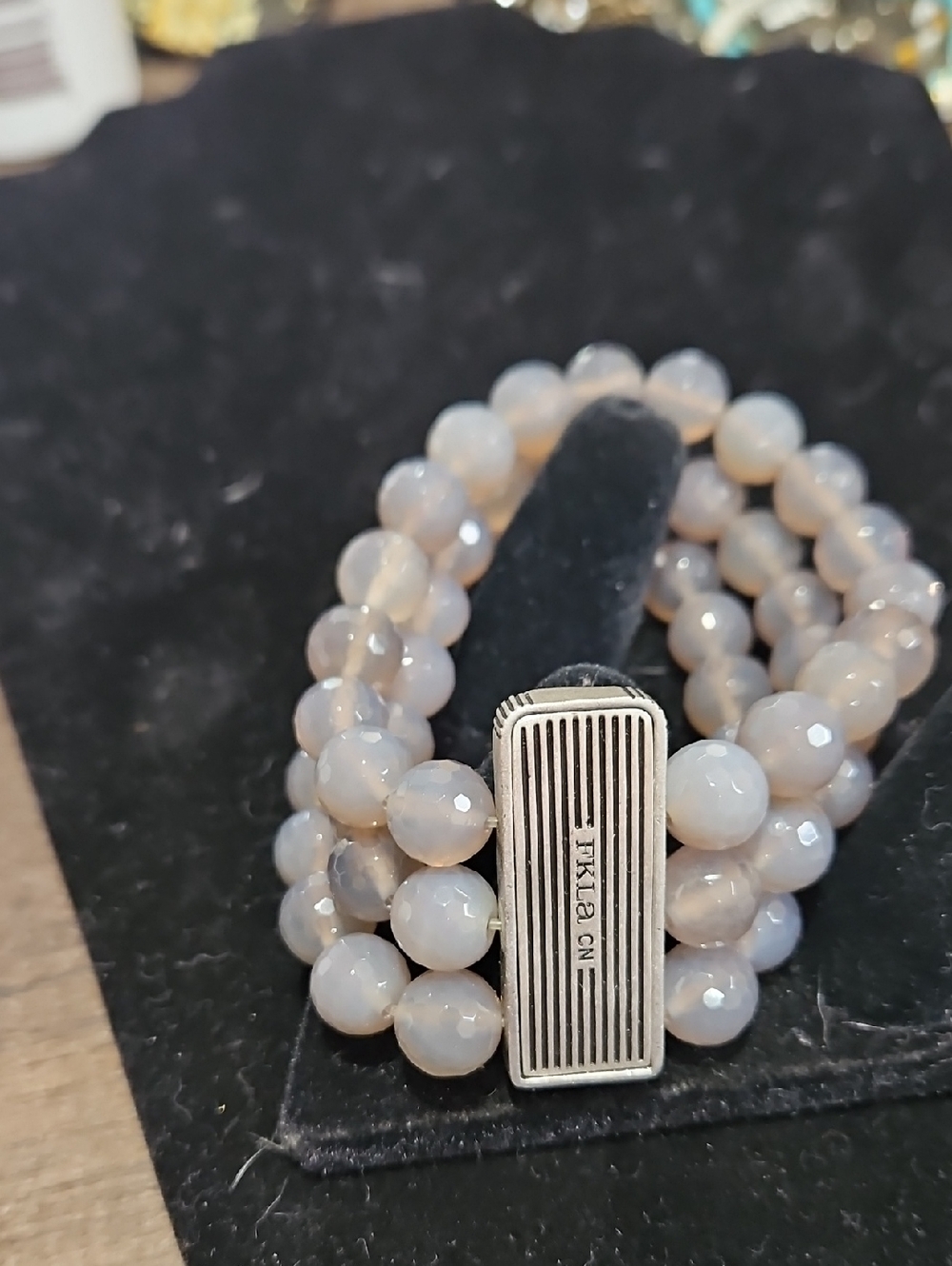 French Kande Agate Beaded Stretch Bracelet